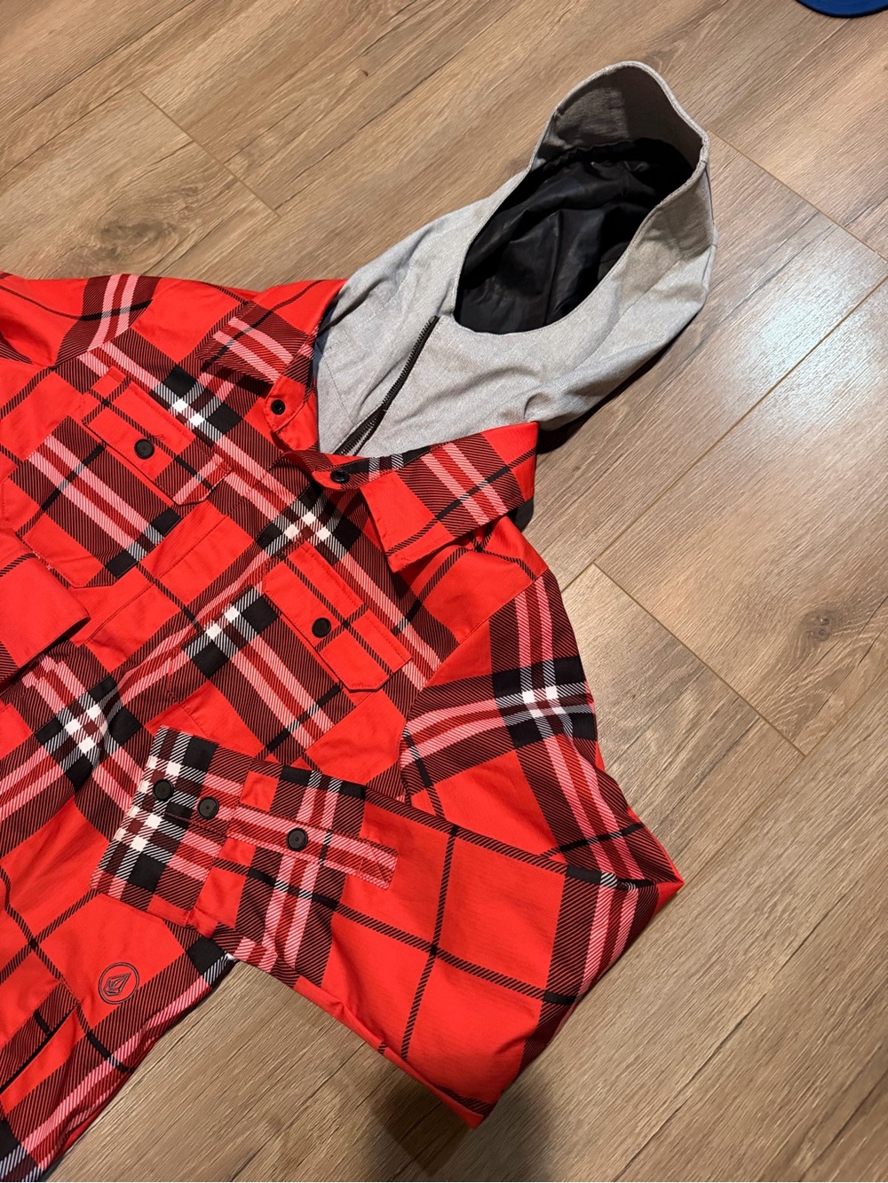 Volcom King 2L Shell Jacket Ski Snow Snowboard Winter NEW Zumiez Red Plaid Men’s - Picture 2 of 9